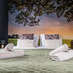 Роскошный шатер Glampinglodge Jasmijn Met Prive Hottub Мерссен