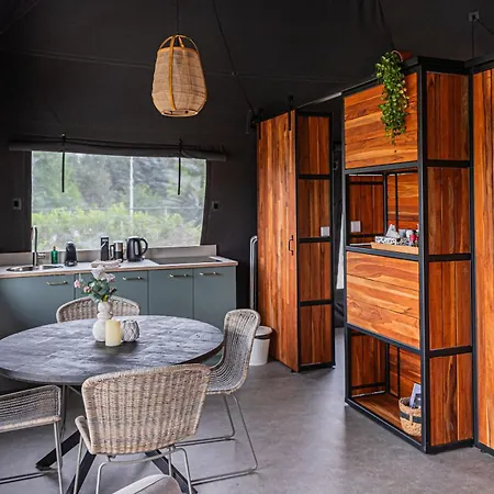 Glampinglodge Jasmijn Met Prive Hottub Meerssen