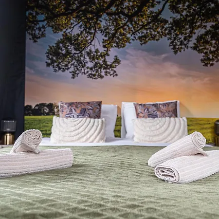 Οργανωμένο κάμπινγκ Glampinglodge Jasmijn Met Prive Hottub Meerssen
